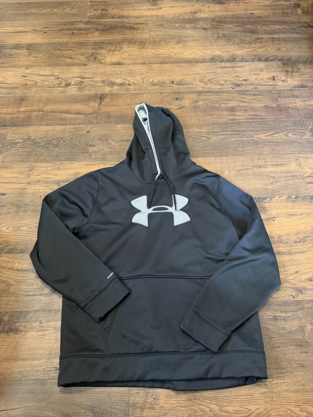 Men’s UA Hoodie!!